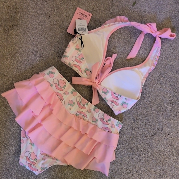 Hot Topic Pink Ruffle Bikini Set - Picture 5 of 6